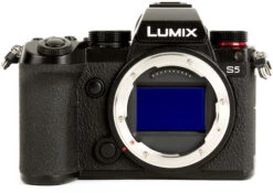 Panasonic Lumix DC-S5